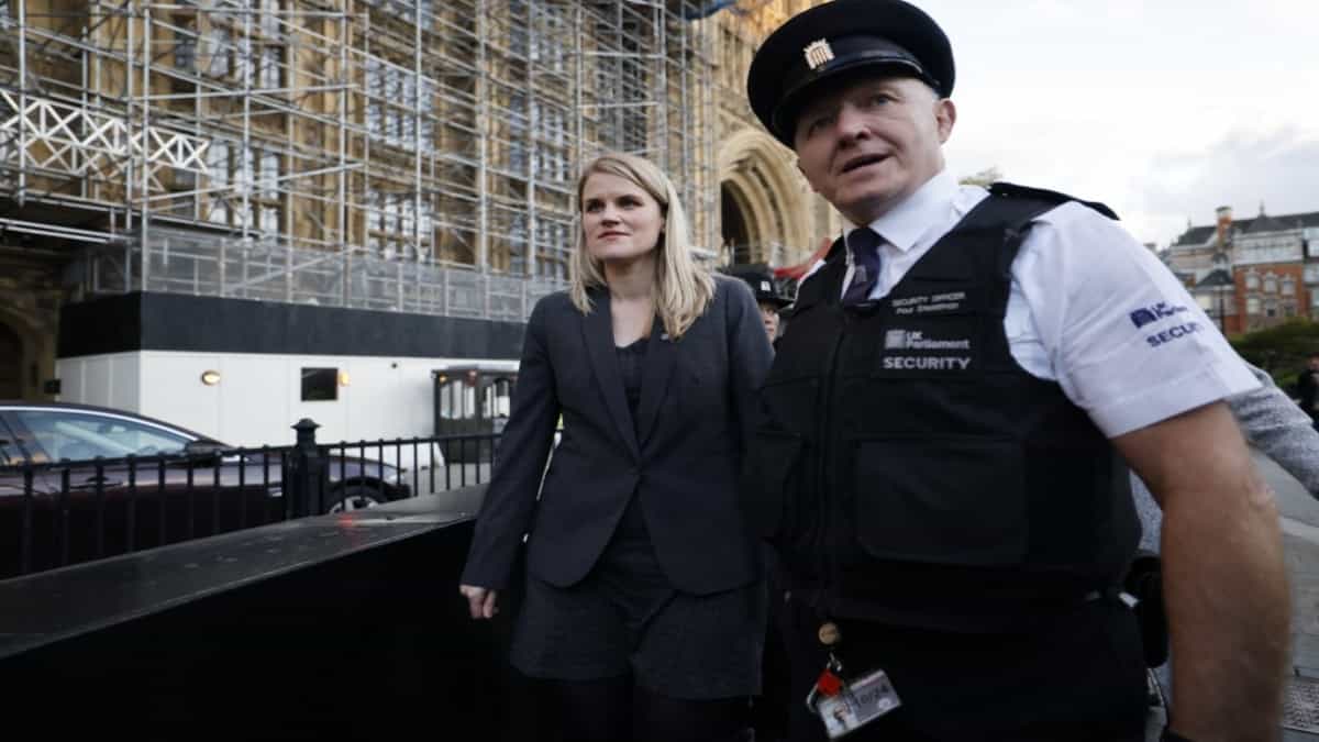 Frances Haugen, exempleada de Facebook, ha entregado al Congreso de EE. UU. revelaciones sobre el manejo de la compañía. Foto: AFP