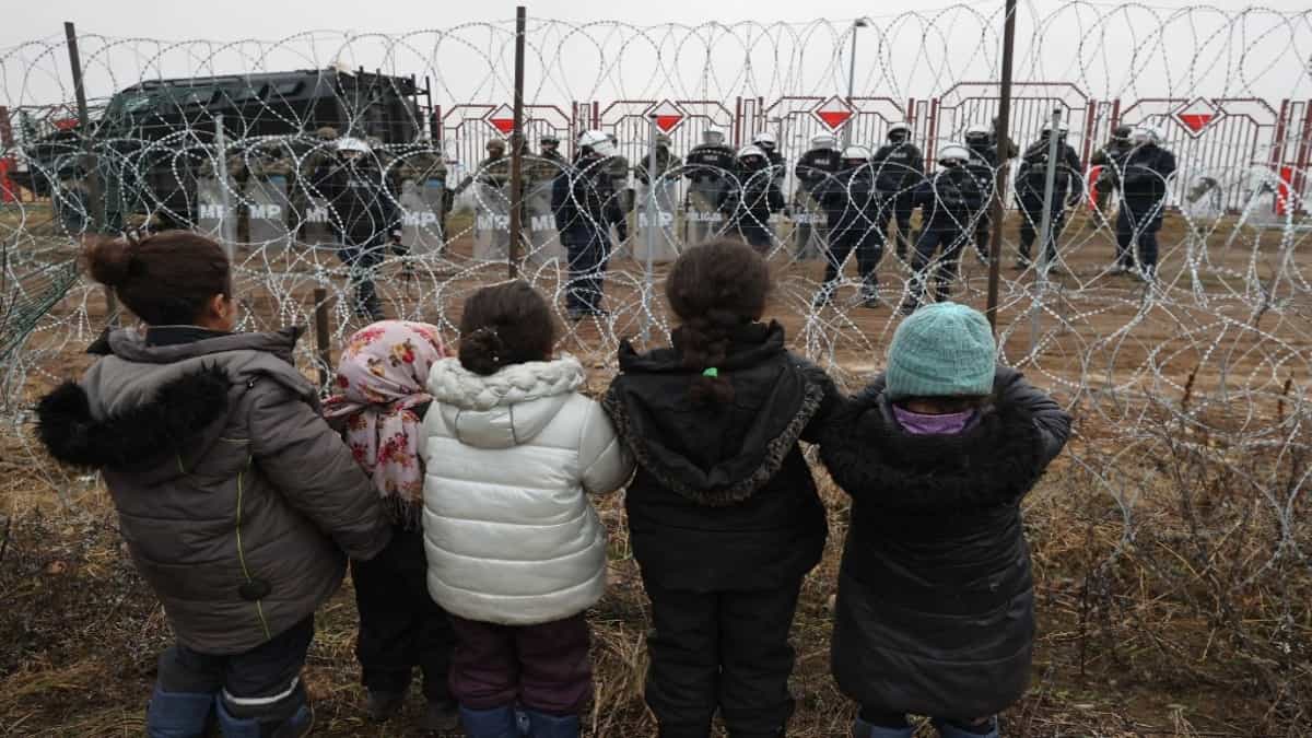 Migrantes en la frontera entre Polonia y Bielorrusia / AFP