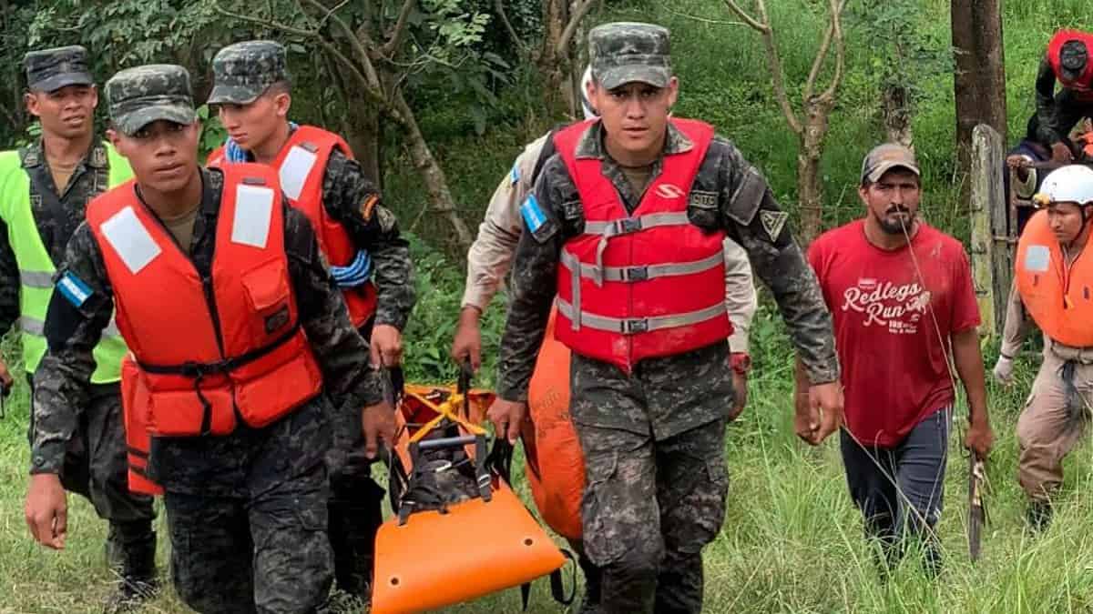 Niño brasileño y su padre murieron tras el volcamiento de una ...