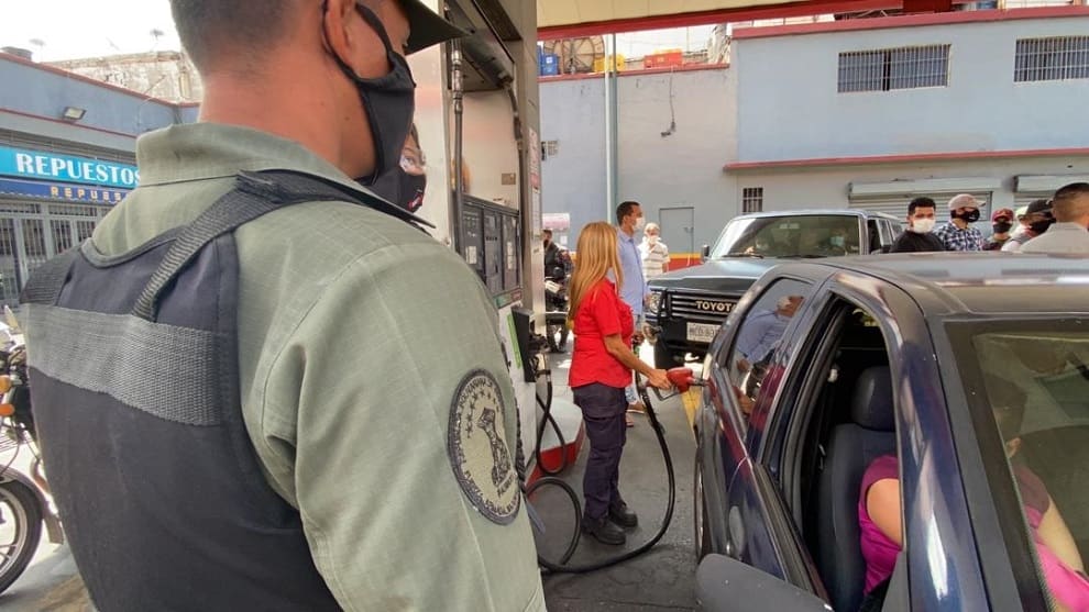 Régimen ordena desalojo a dueños de gasolinera en Los Palos Grandes