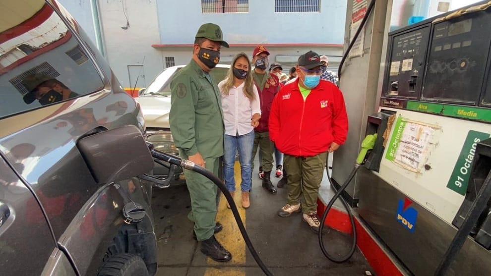 Pdvsa expropia gasolineras privadas tras dolarización del combustible