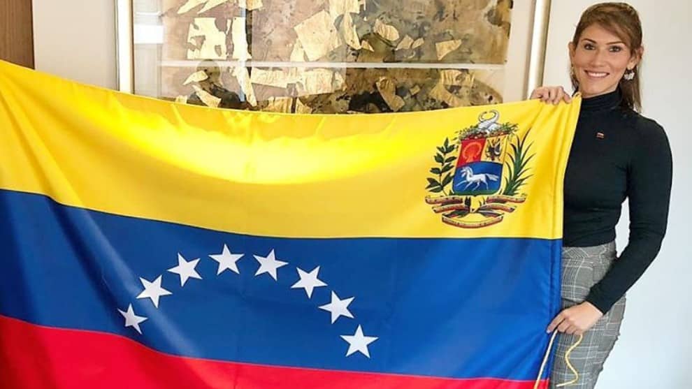 Embajadora de Guaidó en Chile renunció a su cargo
