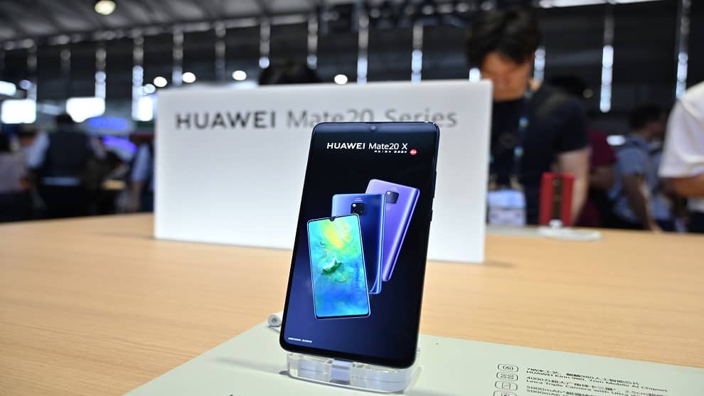 Ventas internacionales de teléfonos Huawei cayeron un 40% por la presión de EE. UU.