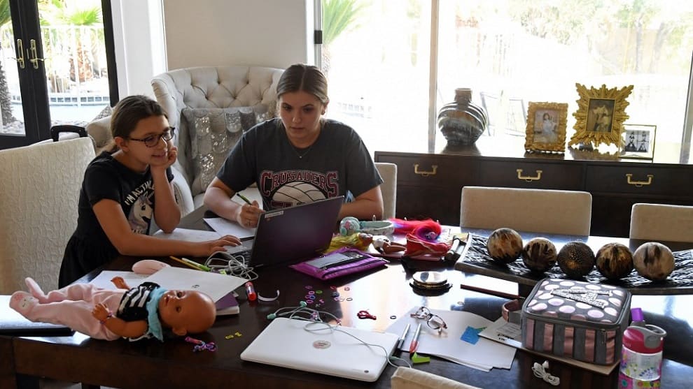 Al menos 40 millones de hogares en América Latina viven la pandemia sin internet