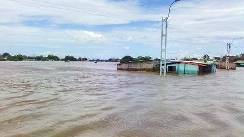 Gobierno venezolano decreta alerta roja por crecida del río Orinoco y Caroní | NTN24.COM