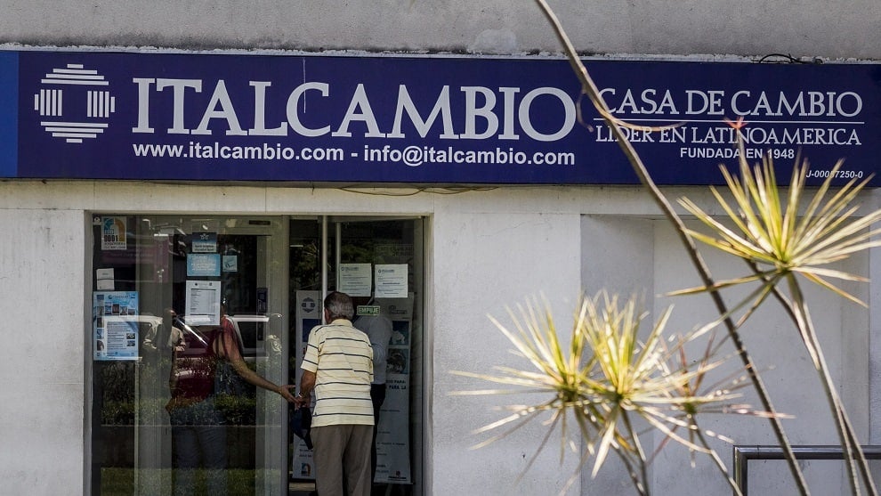 Casas de cambio en Venezuela fijaron la tasa de remesas en Bs.S 60,25 Casa de cambio en Venezuela/ Foto: EFE