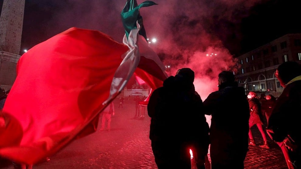 Violentas protestas en Italia por el confinamiento dejan varios detenidos