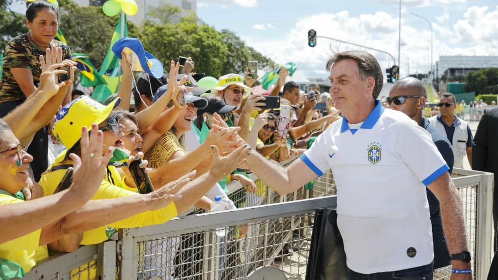 Bolsonaro ignoró medidas por el coronavirus y lideró multitudinaria marcha