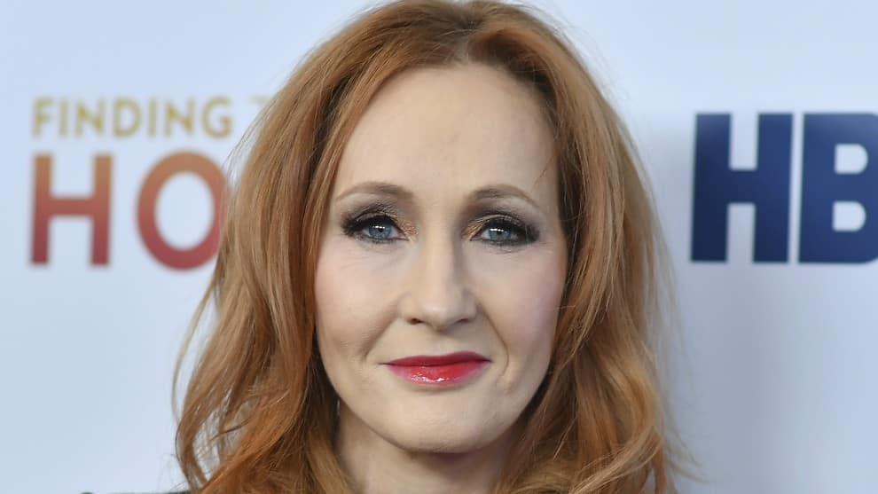 J.K Rowling es acusada de ser transfóbica tras polémico trino