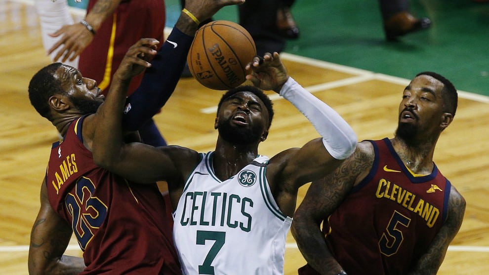 Estrella de la NBA le propinó una golpiza a un hombre que dañó su auto