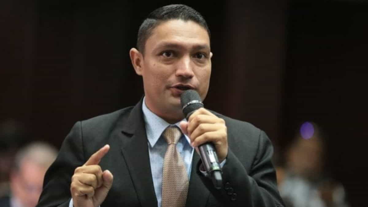 "Grito porque que me da la gana": Candidato a Parlamentaria chavista protagoniza pelea en Valencia