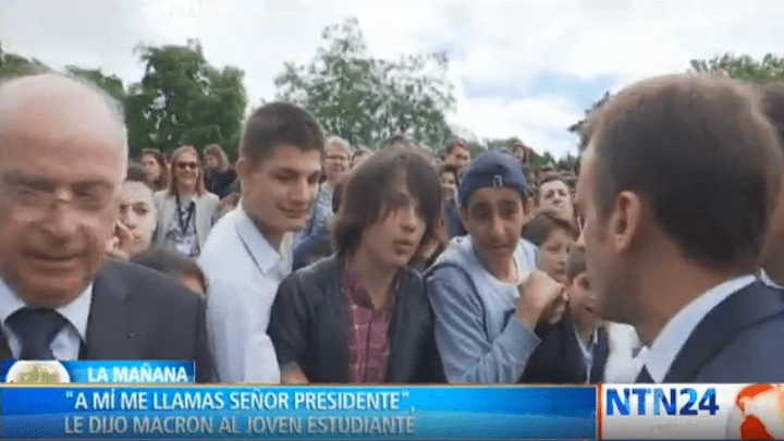 Presidente de Francia regañó a un joven