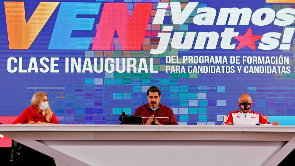 Maduro dice a la UE que es "imposible" aplazar parlamentarias en Venezuela