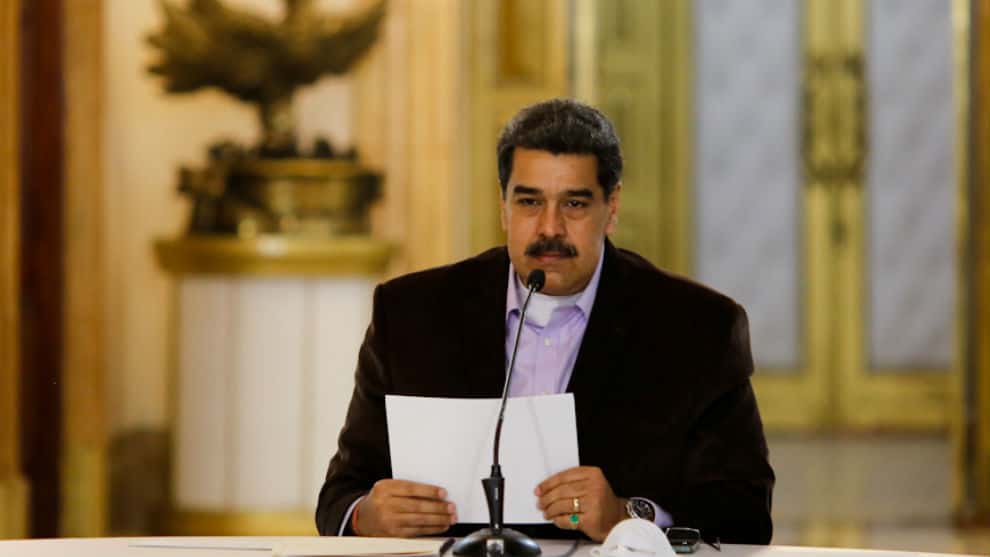 Maduro felicita a su nuevo CNE y presiona para que haya elecciones este año