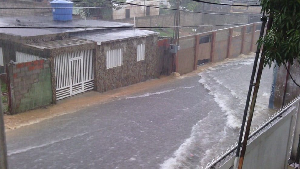 Lluvias en Maracaibo/ Foto: @Jh0nny_17