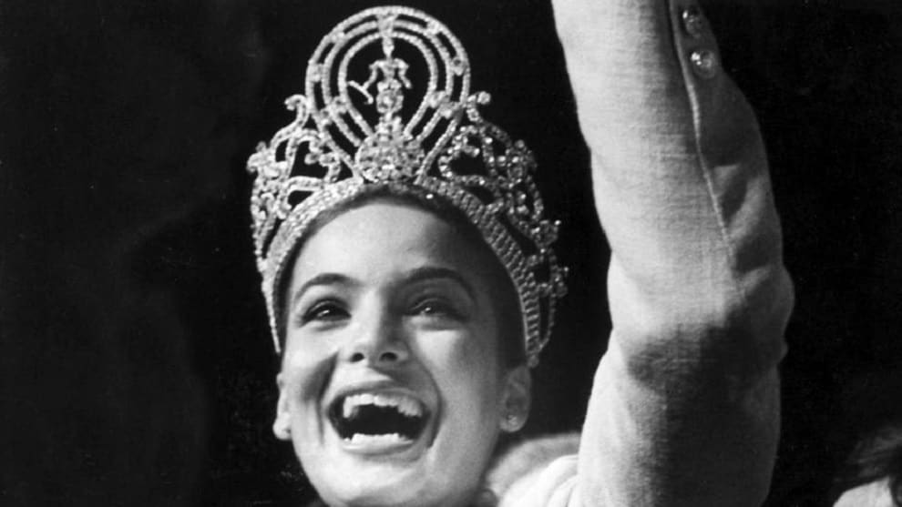 La primera Miss Universo venezolana: Maritza Sayalero celebra 40 años de coronación Maritza-Sayalero