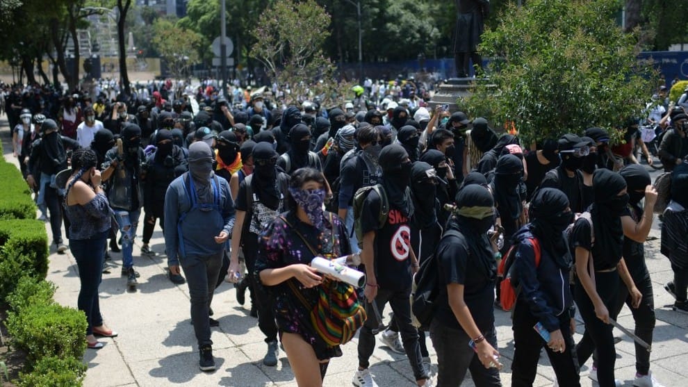 Decenas de mexicanos salieron a la calle en protesta por el abuso policial