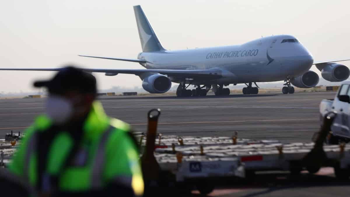 Un cargamento de vacunas chinas (Sinovac) arribó a México este 20 de febrero. Foto: Reuters
