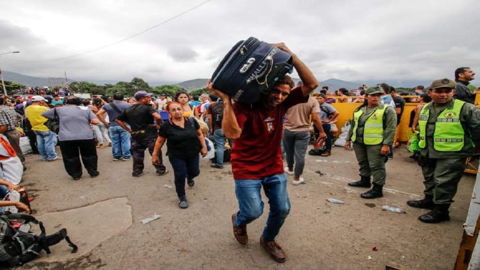 Venezuela restringirá paso de migrantes por frontera con Colombia