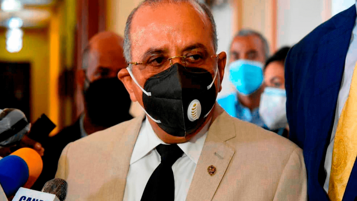 Ministro de Salud dominicano dimitió alegando "extorsiones y chantajes"