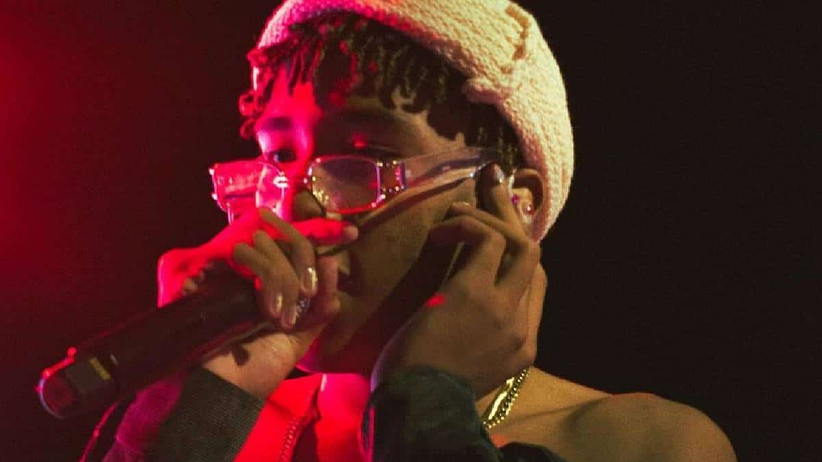 Iniciando su carrera Fifty ya cuenta con un brillante repertorio de canciones listas para mostrarlas al público, buscando brindar fiesta, alegría y baile desde la perspectiva de quien creció y viene trabajando con los mejores de la industria, contando incluso con el apoyo artístico de Sky Rompiendo, quien también se vincula brindando un enorme respaldo a este lanzamiento.