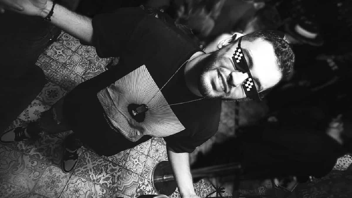 Este DJ acaba de sacar un nuevo sencillo, llamado 305, junto a los productores Daymebeats y El High, y la cantante, productora y actriz dominicana MelyMel.