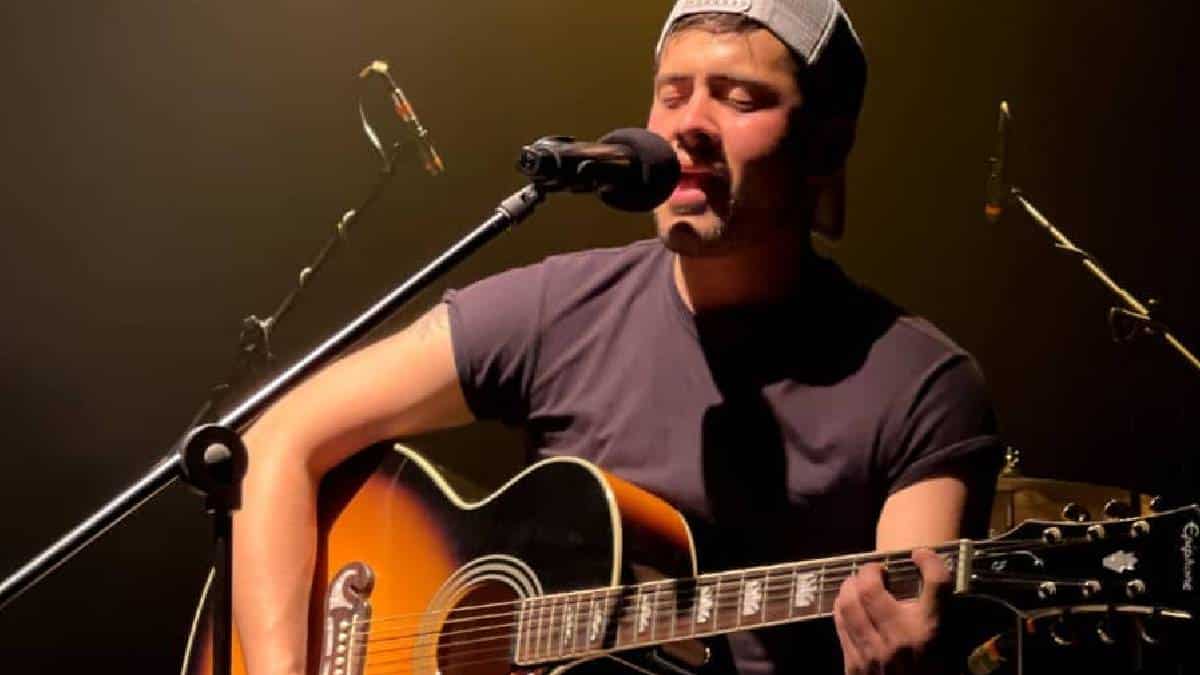 De esta manera, Sin Ausencia se caracteriza por su puesta en escena única que los proyecta actualmente como una de las grandes promesas musicales.