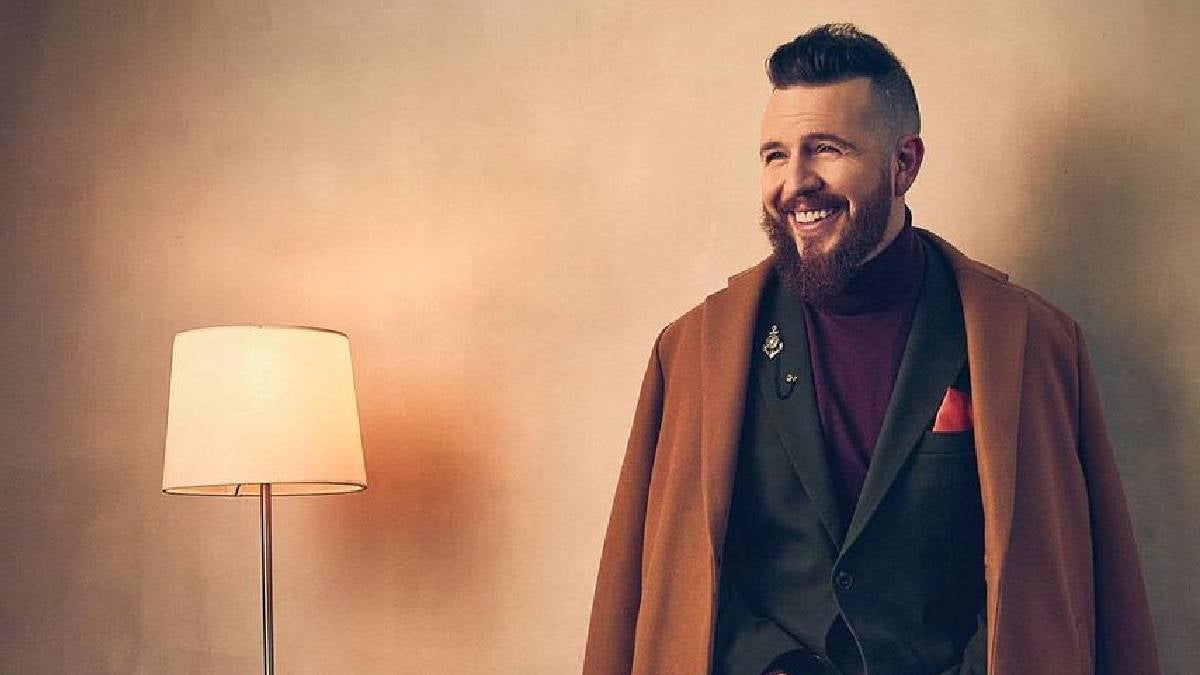 Esta nueva entrega literari entrega un arsenal de datos y ejercicios fáciles de aplicar y seguir si quieres desmantelar miedos paralizantes, tomar mejores decisiones, trazar tu propósito, navegar por la soledad, catalizar la pérdida o aprender a meditar y orar.