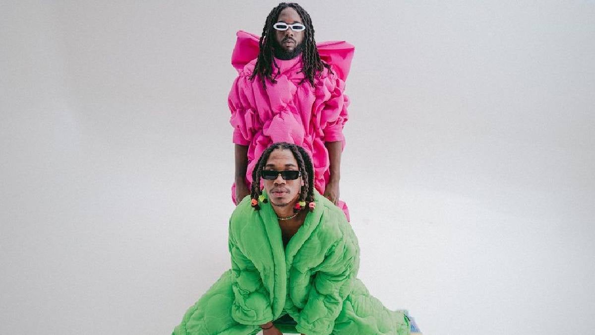 Además de estar llevando su Flow por todo América Latina, Dawer x Damper son los encargados del soundtrak oficial de “Ritmo Salvaje” la nueva producción de Netflix protagonizada por Paulina Davila y Greeicy la cual se estrena este 2 de marzo en la exitosa plataforma.