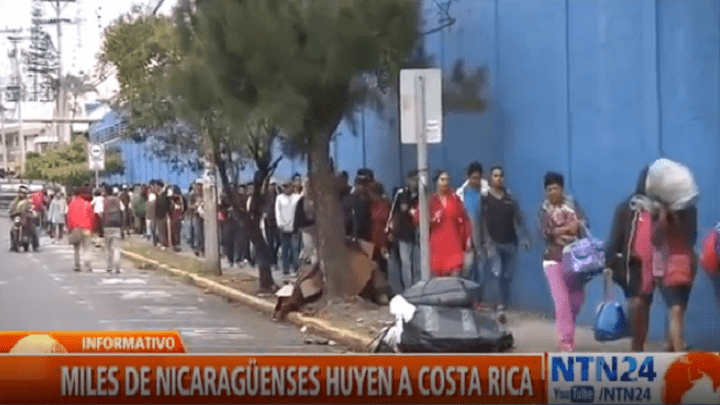 Nicaragüenses huyen de la violencia de su país hacia Costa Rica