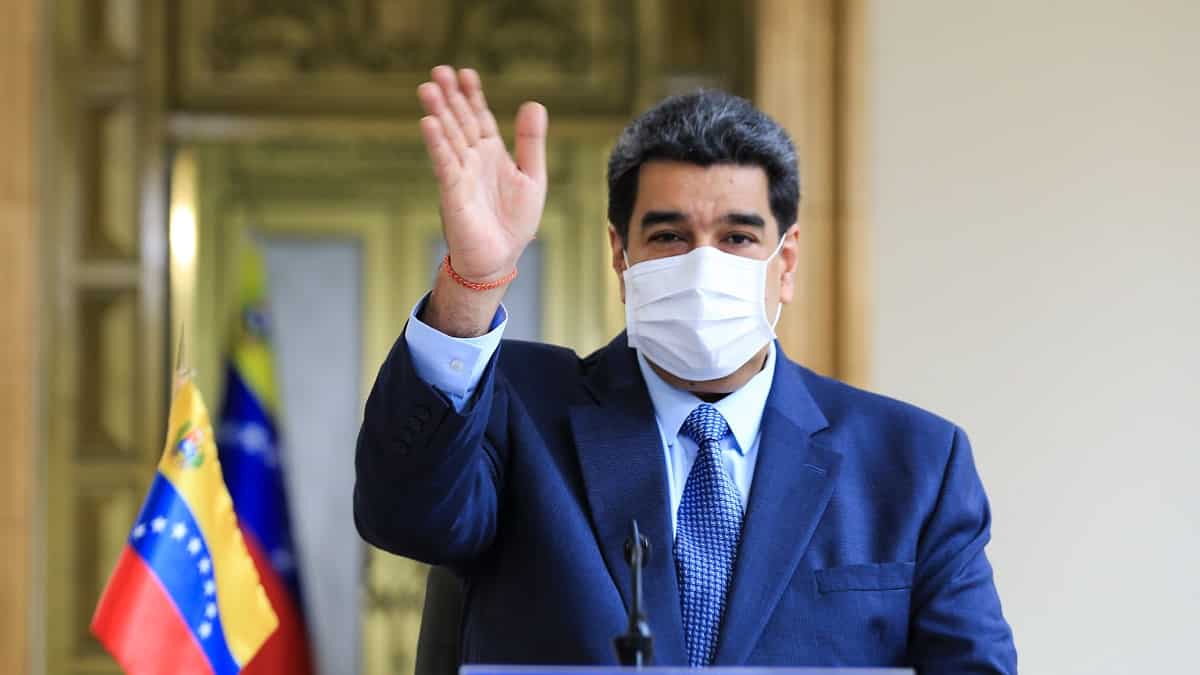 “Fortalecer los servicios básicos y la moneda nacional”: Las promesas de Maduro para el 2021