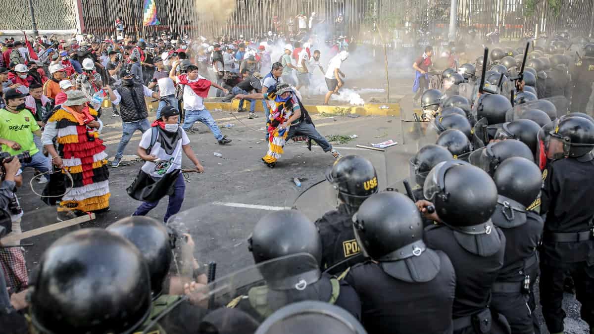 Perú vivió una violenta jornada de protestas en medio de la denominada Toma de Lima
