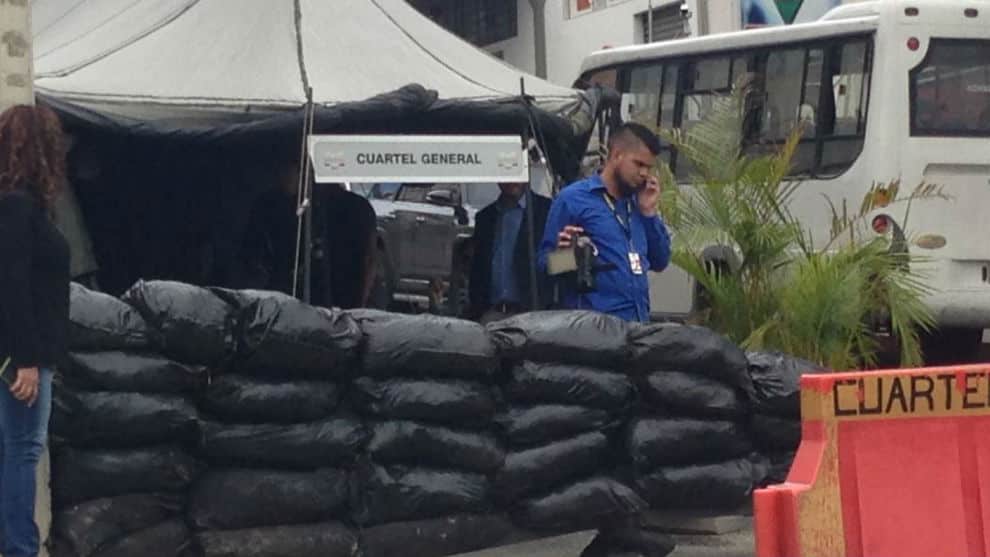 Periodistas retenidos