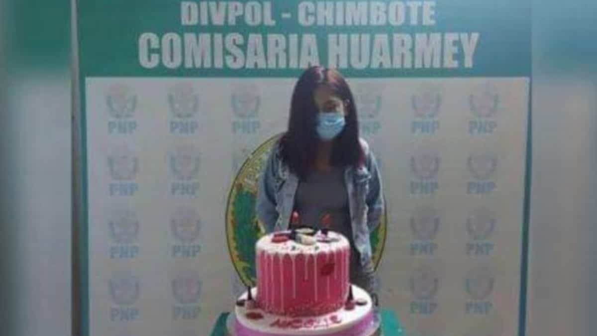 Policía intervino fiesta prohibida y fotografió a la cumpleañera con el pastel en la comisaría
