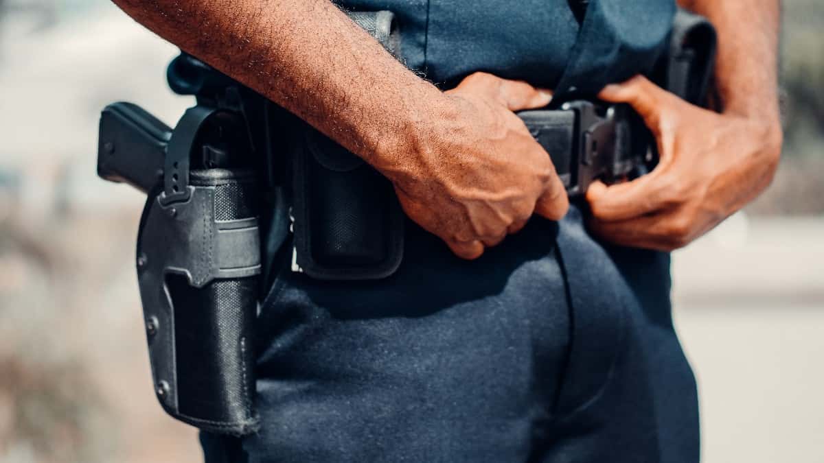 Suspenden a tres policías por brutal golpiza a un hombre en Arkansas, EEUU