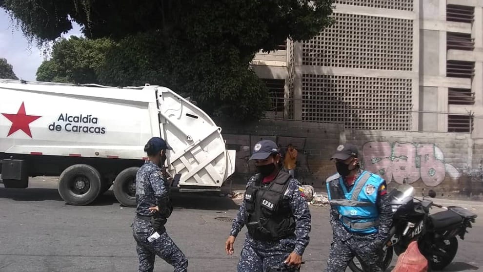 Detienen a adolescente de 16 años que planificó la muerte de su abuela junto a su novio