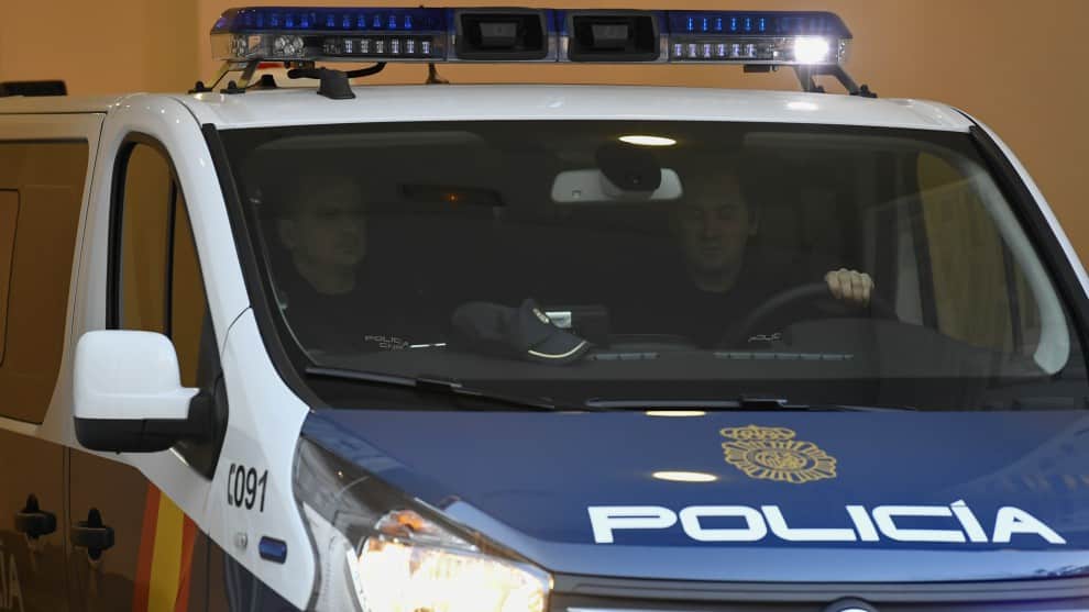 ¡Heroico! Policía salvó a niño de ahogarse con un trozo de comida