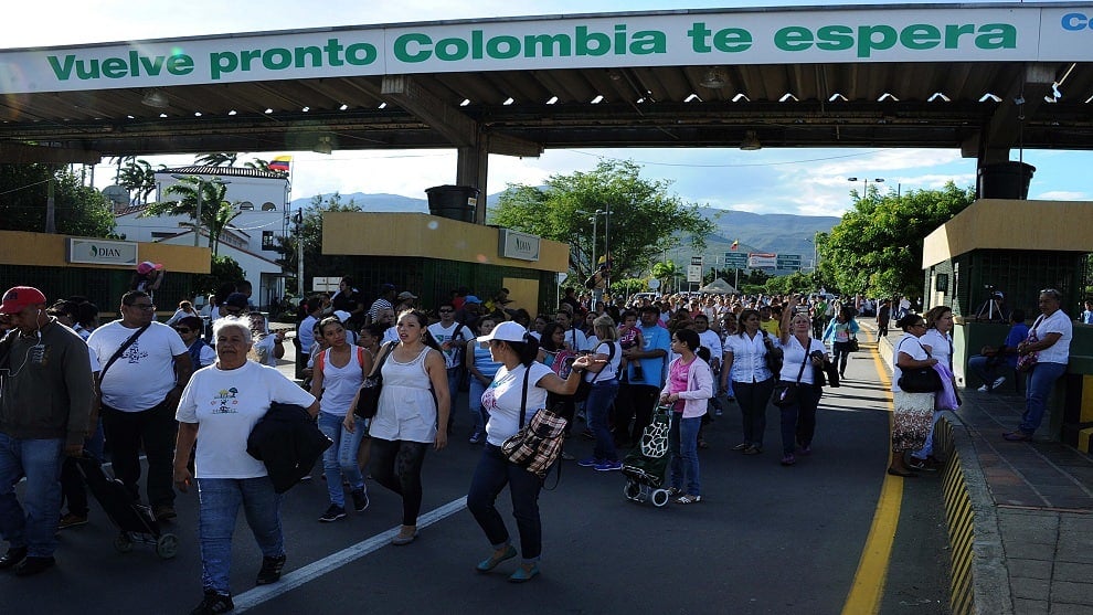 ayuda humanitaria en Puente Simón Bolívar