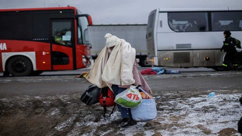 Rusos huyen de Ucrania / EFE