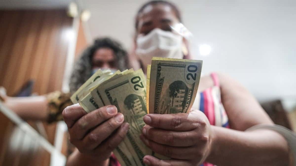 Así abrió el dólar este martes 14 de diciembre en Colombia