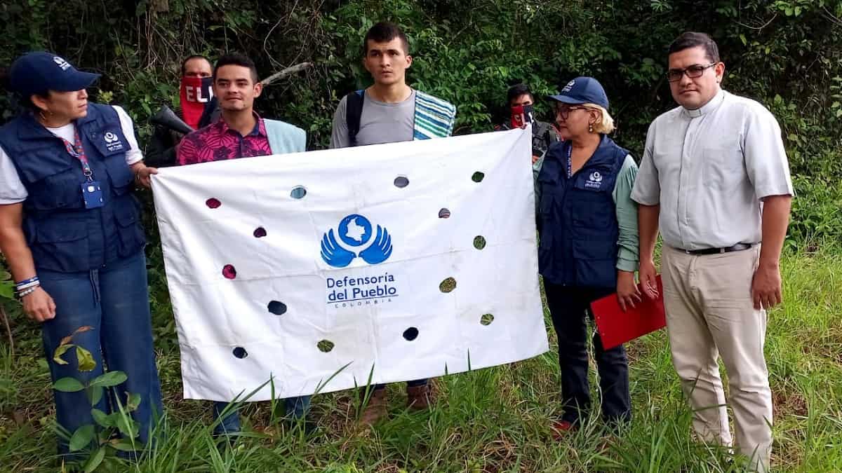 El ELN liberó a dos soldados profesionales que había secuestrado en Colombia