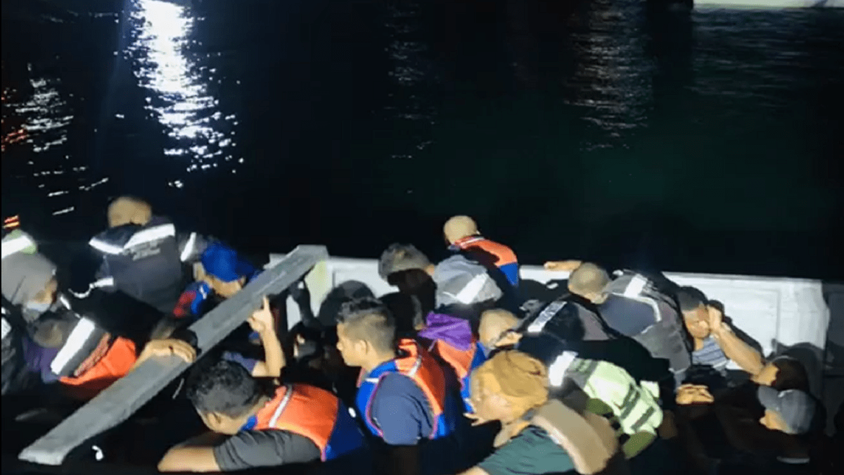 Migrantes en el Golfo de Urabá / AFP