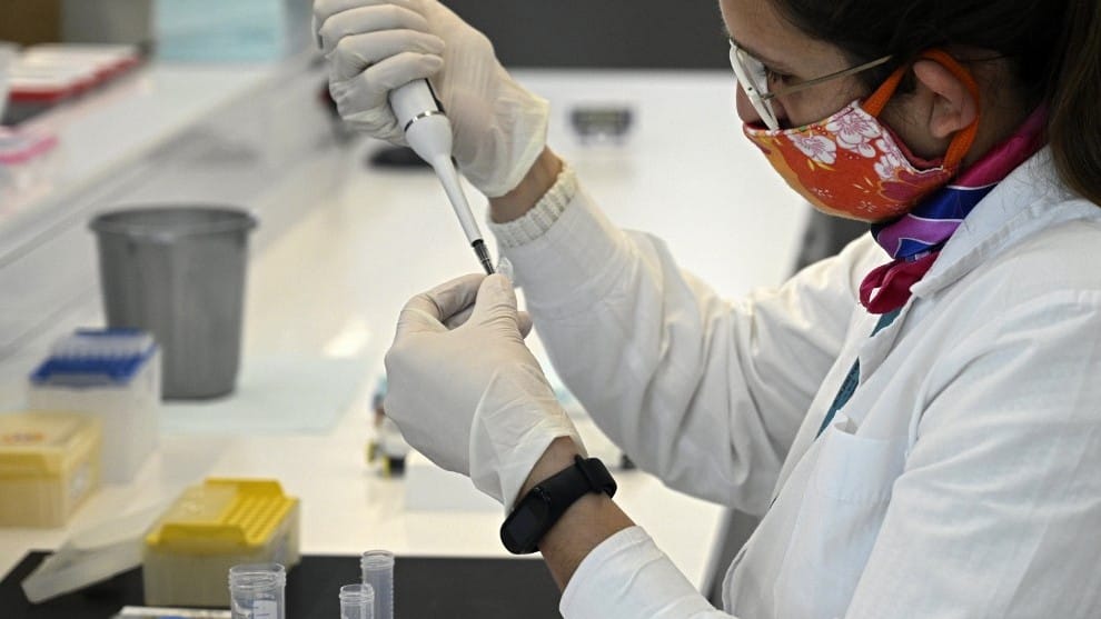 EE. UU. compró 100 millones de dosis más de vacunas anticovid a Moderna