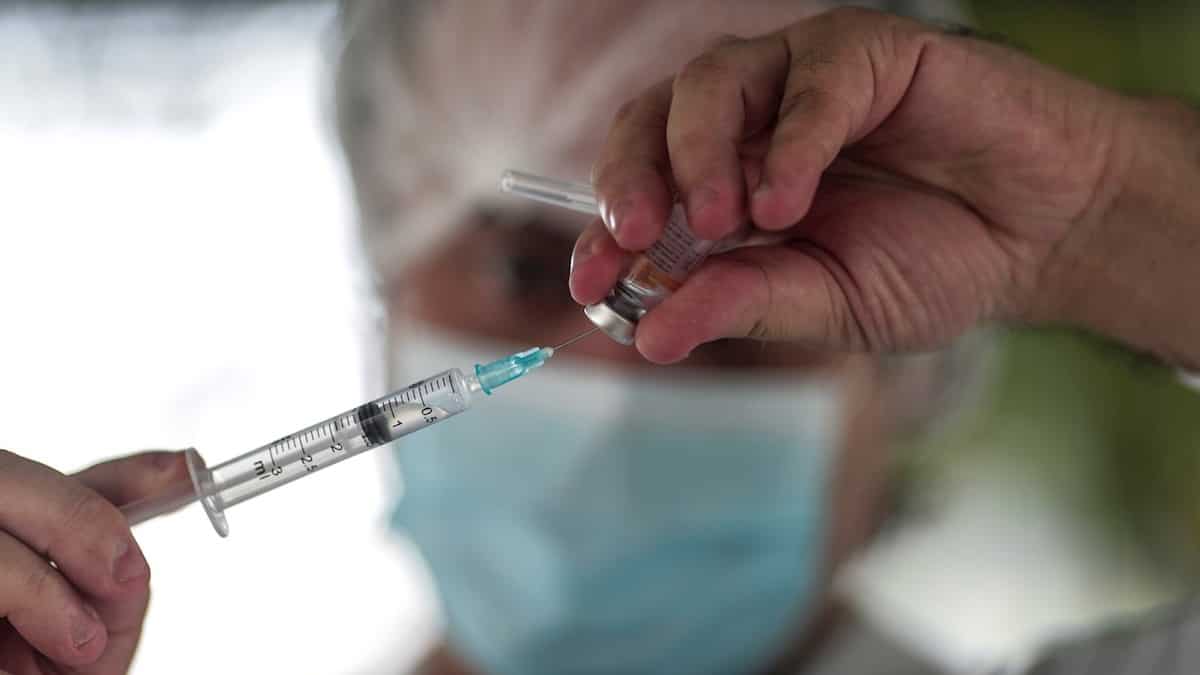 Brasil ya vacunó contra la covid a 37 % de los indígenas de la Amazonía