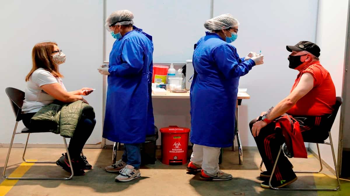 Vacunación contra el covid / FOTO: EFE