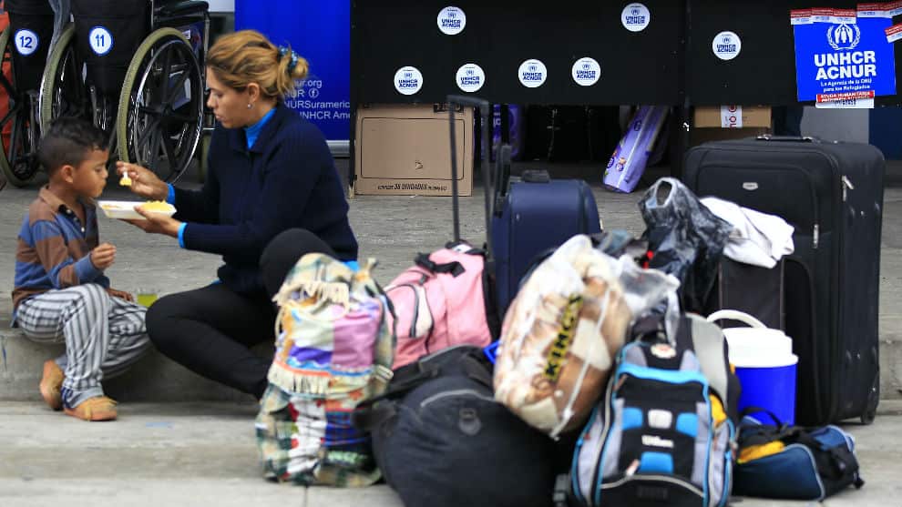 Algunos venezolanos en Perú buscan volver a su país dentro de plan de Maduro venezolanos en Perú