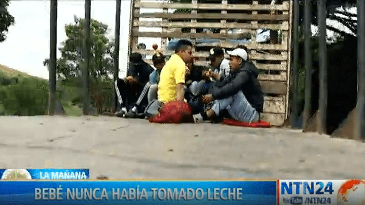 Venezolanos-huyen-a-pie