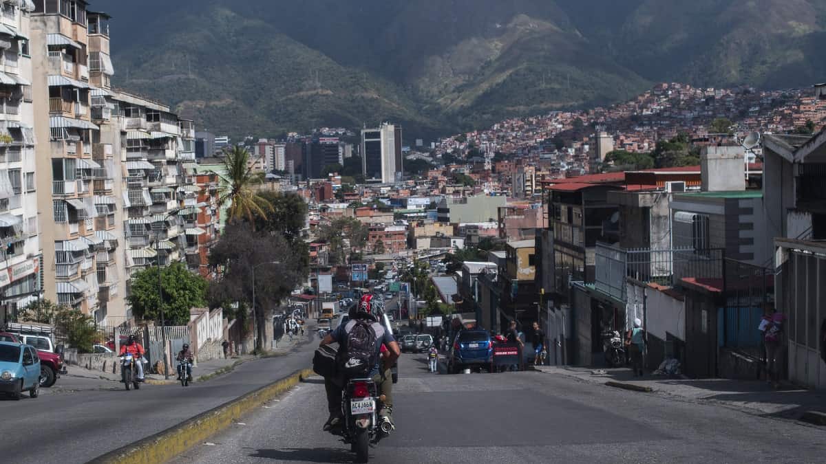 Contagios por covid-19 en Venezuela siguen ascendiendo: Otros 441 casos y cinco fallecidos