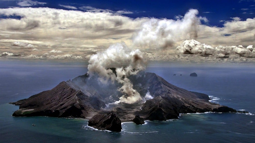 Los impactantes videos de la erupción del volcán White Island