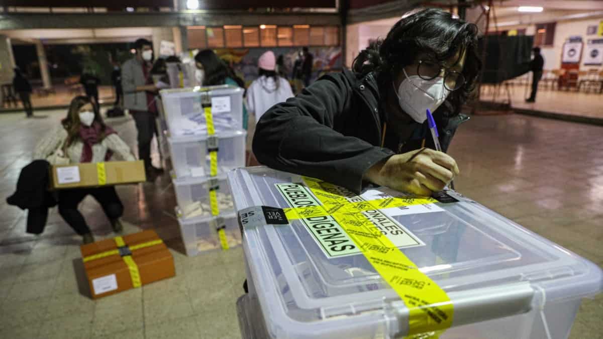La votación de la constituyente fue la última en Chile. Foto: AP